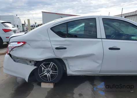 2015 Nissan Versa 1.6 S из США, поврежденный, VIN 3N1CN7AP7FL941382